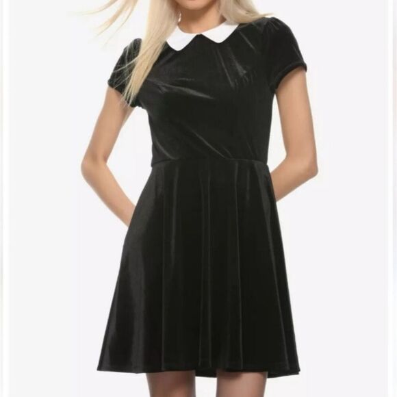 new HOT TOPIC Velvet Dress, Jr. XXL, Black, White collar, Short sleeves, Stretch - Picture 14 of 14